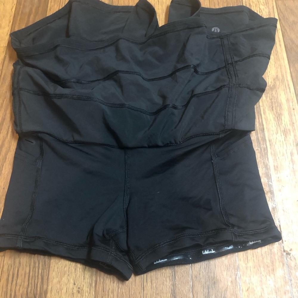 Lululemon Black Athletic Skort with Embroidered Gator Logo - Picture 5 of 11